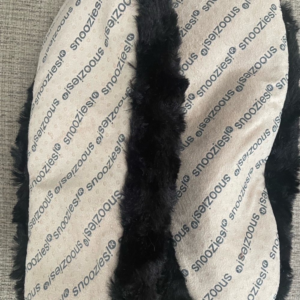 Cozy Black and White Fleece Slippers - Picture 3 of 3